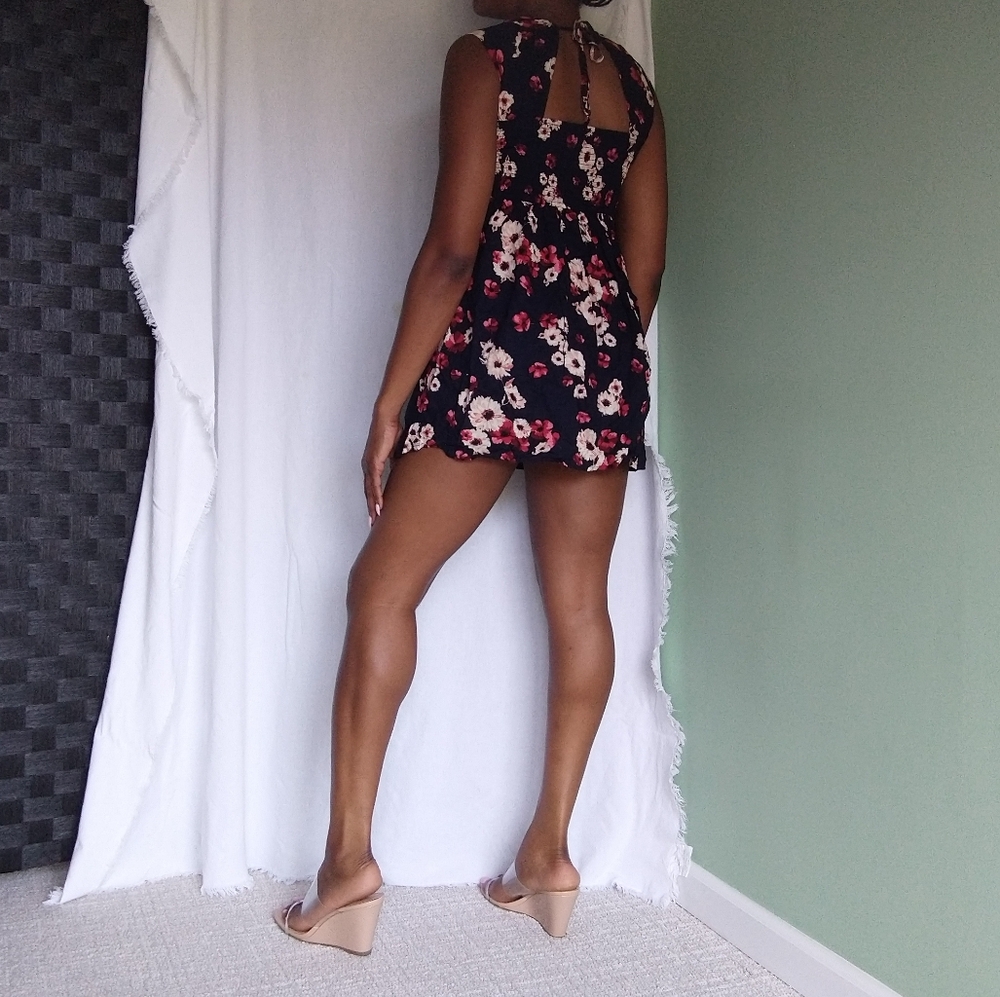 Women's Hollister blue short sleeved floral printed with cut out back dress - Picture 5 of 10